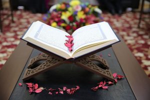 دور القرآن والنبي محمد في إيصال رسالة الله الأخيرة للإنسانية بكر نظيفة و نقية